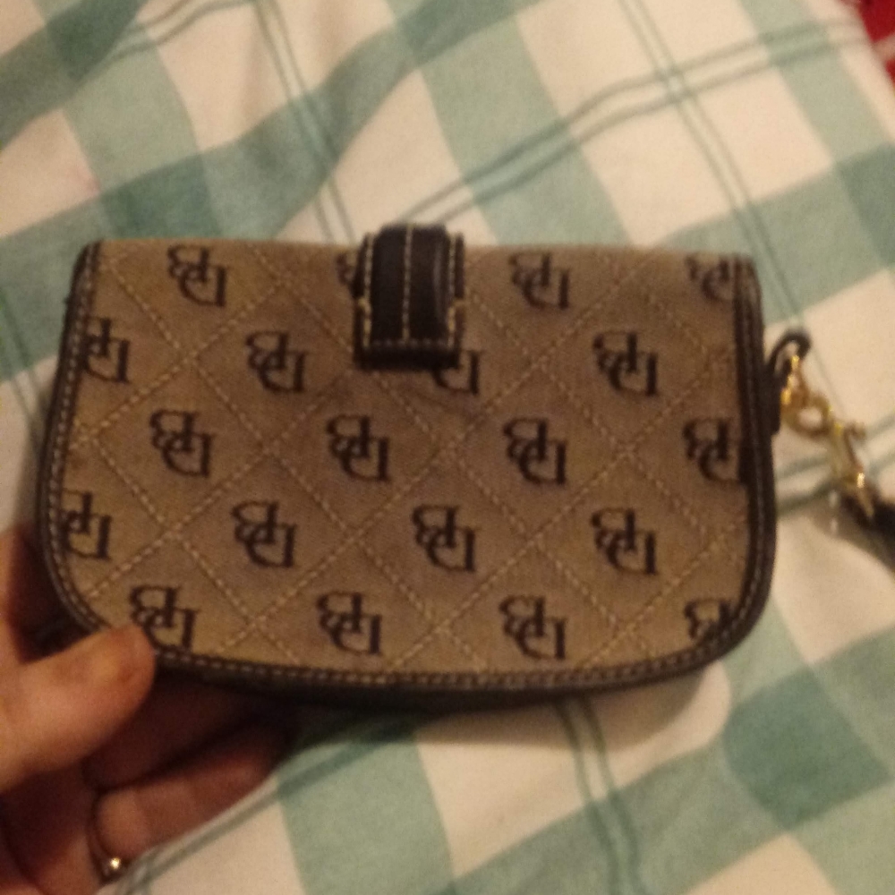 Dooney and Bourke small wristlet